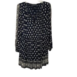 Zara Trafaluc shift dress with V neckline. Ties. Size S